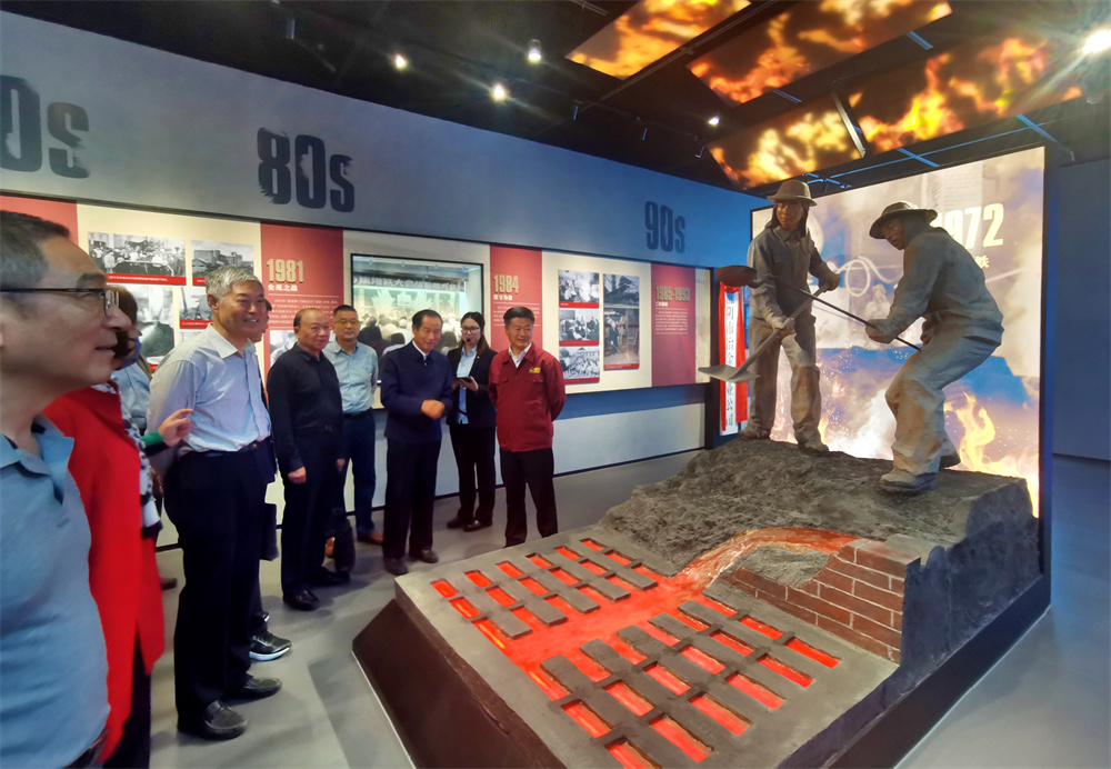 市老科协会长李冰一行来开云手机官方版在线入口考察指导